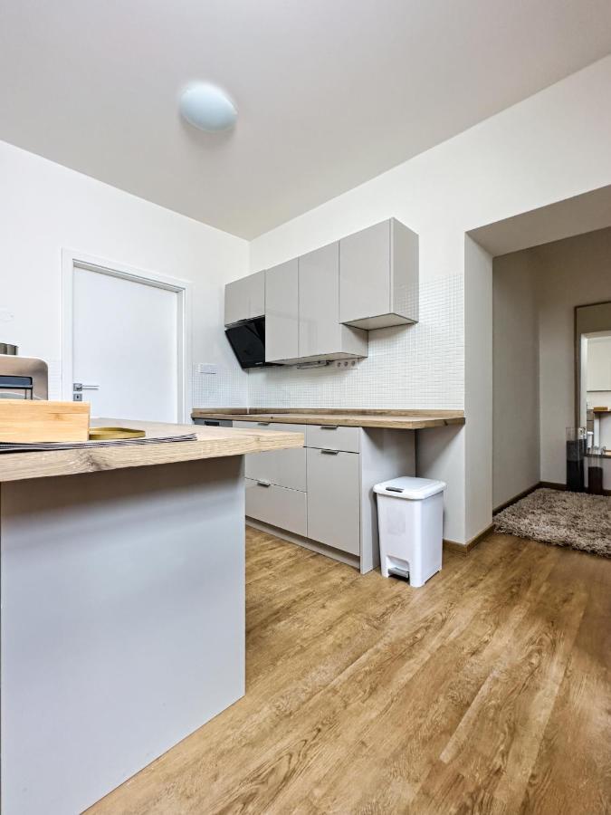 Gallery Apartments 리베레츠 외부 사진